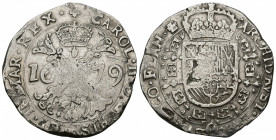CARLOS II. Patagón. Brujas. 1679. A/ CAROL II D G HISP ET INDIAR REX. R/ ARCHID AVST DVX BVRG CO FLAN Zc. AR 27,2 g. 41,8 mm. Vanhoudt-698.BG. DEL I-3...