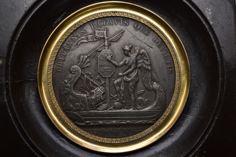 MONEDAS EXTRANJERAS. FRANCIA. Luis XVIII. Medalla enmarcada. Batalla naval de Vé...