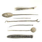 ROMA. Imperio Romano. Lote de 7 instrumentos médicos: stillus (estilete), aguja, sonda espatulada, ligula (cuchara), vullsella (pinza), cincel y sonda...