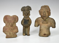 PREHISPÁNICO. Lote de 3 exvotos. Cultura Maya (550-950 d. C.). Terracota. Uno de ellos conserva restos de policromía. Uno de ellos con la cabeza pegad...
