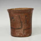 PREHISPÁNICO. Vaso cilíndrico con decoración zoomorfa y geométrica. Cultura Maya (550-950 d.C.). Cerámica policromada. Altura 13 cm. Diámetro 12,7 cm....