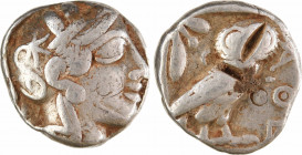 Attique, tétradrachme, Athènes, c.480-400 av. J.-C
A/Anépigraphe
Tête d'Athéna à droite, coiffée du casque à aigrette, orné sur le devant de trois f...
