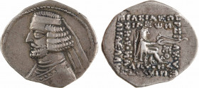 Royaume Parthe, Orodes II, drachme, c.57-38 av. J.-C
A/Anépigraphe
Buste diadémé et drapé à gauche ; le roi porte la barbe courte
R/Légende grecque...
