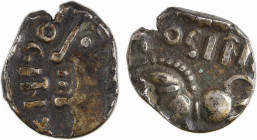 Séquanes, denier TOGIRIX, c.80-50 av. J.-C
A/TOGIRIX
Tête masculine à gauche
R/TOGIRI[X]
Cheval galopant à gauche ; en dessous, un serpent dont la...