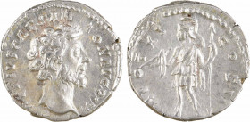 Marc Aurèle César, denier, Rome, 156-157
A/AVRELIVS CAESAR AVG PII F
Tête nue à droite
R/TR POT XI COS II
La Vertu debout à gauche, tenant une has...