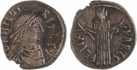 Vandales, Hilderic, silique (50 deniers de bronze), 523-530 Carthage
A/D N HILDI - RIX REX
Buste lauré, drapé et cuirassé à droite
R/FELIX KARTG
T...