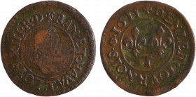 Louis XIII, denier tournois, 1611 Nantes
A/(à 6h.) LOYS. XIII. R. D. FRAN. ET. NAVA.
Petit buste enfantin du Roi à droite, lauré et cuirassé ; diffé...