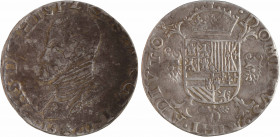 Pays-Bas, Gueldre (duché de), Philippe II, demi écu, 1563 Nimègue
A/PHS. D. G. HISP. (atelier) REX. DVX. GEL
Buste cuirassé à gauche de Philippe II,...