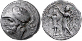 ITALIEN, BRUTTIUM / Brettische Liga, AE 25 (282-203 v.Chr.). Kopf des Ares mit korinth. Helm l., dahinter 2 Kugeln. Rs.Nike bekränzt Tropaion, dazw. H...