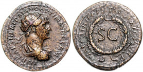 RÖMISCHES REICH, Trajan, 98-117, AE Semis =114-117, Rom. Belorb. Büste mit Strahlenkrone r., IMP CAES NER TRAIANO OPTIMO AVG GERM. Rs.DAC PARTHICO PM ...