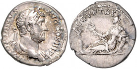 RÖMISCHES REICH, Hadrian, 117-138, AR Denar (134-138), Rom. Belorb. u. drap. Büste r., HADRIANVS AVG COS III PP. Rs.Ägypten l. gelagert, AEGYPTOS. 3,0...