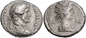 RÖMISCHES REICH, Hadrian, 117-138, Bil.-Tetradrachme Jahr 14 =129/130, Ägypten, Stadt Alexandria. Belorb. Büste r. Rs.Solbüste mit Strahlenkrone r. 12...