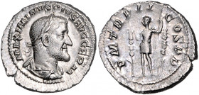 RÖMISCHES REICH, Maximinus I. Thrax, 235-238, AR Denar TRP II =236, Rom. Belorb. Büste r. Rs.Kaiser steht l. zwischen zwei Standarten. 3,37g.
vz
RIC...