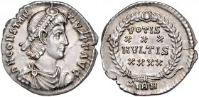 RÖMISCHES REICH, Constantius II., 337-361, AR Siliqua, SIAM =Sirmium. Diad. Büste r. Rs.VOTIS XXX MVLTIS XXXX im Kranz. 2,51g.
selten, vz+
RIC 15; C...
