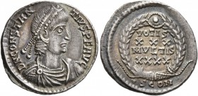 Constantius II, 337-361. Siliqua (Silver, 18 mm, 2.14 g, 6 h), Arelate, 355-360. D N CONSTAN-TIVS P F AVG Pearl-diademed, draped and cuirassed bust of...