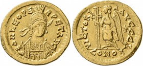 Leo I, 457-474. Solidus (Gold, 21 mm, 4.40 g, 6 h), Constantinopolis, circa 462 or 466. D N LEO PE-RPET AVG Pearl-diademed, helmeted and cuirassed bus...