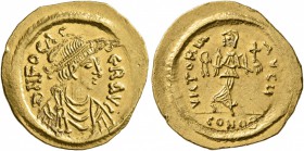 Phocas, 602-610. Semissis (Gold, 19 mm, 2.20 g, 7 h), Constantinopolis, circa 607-610. D N FOCAS PЄR AVG Pearl-diademed, draped and cuirassed bust of ...