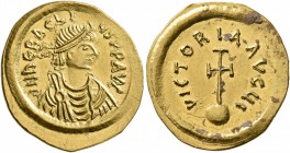 Heraclius, 610-641. Semissis (Gold, 18 mm, 2.20 g, 7 h), Constantinopolis, circa 610-613. d N hЄRACLIЧS P P AVG Diademed, draped and cuirassed bust of...