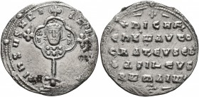 Nicephorus II Phocas, 963-969. Miliaresion (Silver, 22 mm, 2.65 g, 12 h), Constantinopolis. +IҺSЧS XRISTЧS ҺICA✷ Cross crosslet set upon globus above ...