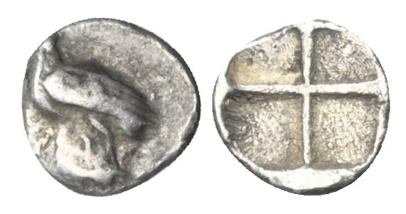 Kleinasien. Ungesicherte Münzstätten.

 Hemiobol (Silber). 5. Jhdt. v. Chr.
V...