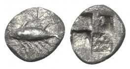 Mysien. Kyzikos.

 Obol (Silber). Ca. 550 - 480 v. Chr.
Vs: Thunfisch nach links schwimmend.
Rs: Viergeteiltes Quadratum incusum.

9 mm. 0,48 g....