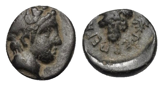 Mysien. Perperene.

 Bronze. 2. Jhdt. n. Chr.
Vs: Kopf des Apollon rechts.
R...