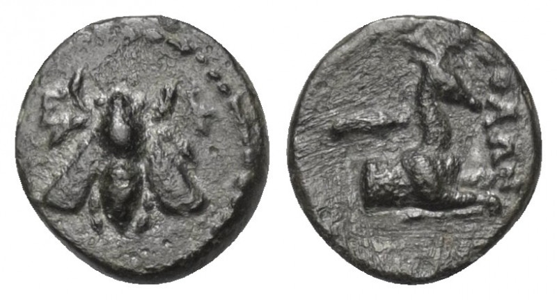 Ionien. Ephesos.

 Bronze. 3. Jhdt. v. Chr.
Vs: Biene.
Rs: Hirschprotome rec...