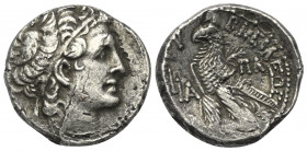 Ptolemäisches Königreich. Kleopatra VII. Thea Neotera (51 - 30 v. Chr.).

 Tetradrachme (Silber). 42 / 41 v. Chr. (Jahr 11).
Vs: Kopf des Ptolemaio...