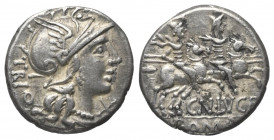 Cn. Lucretius Trio.

 Denar (Silber). 136 v. Chr. Rom.
Vs: TRIO. Kopf der Roma mit geflügeltem Greifenkopfhelm rechts, davor X.
Rs: CN LVCR / ROMA...