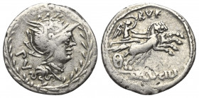 M. Lucilius Rufus.

 Denar (Silber). 101 v. Chr. Rom.
Vs: Kopf der Roma mit geflügeltem Greifenkopfhelm rechts, dahinter PV; das Ganze in Lorbeerkr...
