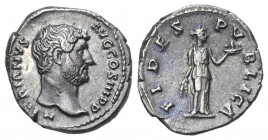 Hadrianus (117 - 138 n. Chr.).

 Denar (Silber). 137 n. Chr. Rom.
Vs: HADRIANVS AVG COS III P P. Kopf mit Lorbeerkranz rechts.
Rs: FIDES PVBLICA. ...