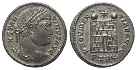 Constantinus I. (307 - 337 n. Chr.).

 Follis. 326 n. Chr. Trier.
Vs: CONSTANTINVS AVG. Kopf mit Lorbeerkranz rechts.
Rs: PROVIDENTIAE AVGG / PTR ...