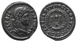 Crispus (Caesar 317 - 326 n. Chr.).

 Follis. 321 - 324 n. Chr. Siscia.
Vs: IVL CRISPVS NOB C. Kopf mit Lorbeerkranz rechts.
Rs: CAESARVM NOSTRORV...