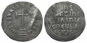 Constantinus VI. und Irene (780 - 797 n. Chr.).

 Miliaresion (Silber). Constantinopolis.
Vs: Kreuz auf dreistufiger Basis, darunter Globus; das Ga...