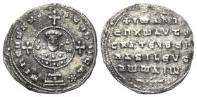 Johannes I. Tzimisces (969 - 976 n. Chr.).

 Miliaresion (Silber). Constantinopolis.
Vs: Kreuz mit Medaillon mit Kaiserbüste.
Rs: Fünfzeilige Insc...