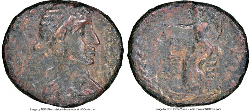PTOLEMAIC KINGDOM. Cleopatra VII (51-30 BC). AE (22mm, 8.38 gm, 11h). NGC Choice...