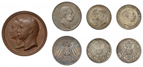 * Kleine Partie mit 26 Silbermünzen zu 2, 3 und 5 Mark des Deutschen Kaiser-
reichs. Dabei u.a. 3 Mark 1914 Anhalt zur Silberhochzeit, 4 x 2 Mark 1903...