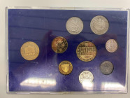 * Sammlung österreichischer Silbermünzen von 25 Schilling bis 100 Schilling, 
insgesamt 80 Exemplare zu verschiedenen Themen. Dazu 3 Kleinmünzensätze
...