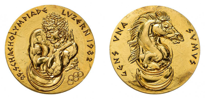 * Erni-Goldmedaille 1982 zur Schacholympiade Luzern. Selten, nur 1.000 
Exemplar...