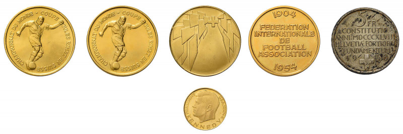 * 5 Goldmedaillen zu verschiedenen Anlässen geprägt. Dabei u.a. 3 Goldmedaillen
...