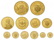* Kleine Partie mit Goldmünzen und Goldmedaillen zum Thema Papst. Dabei
Serie mit 5 Goldmedaillen Vatikan Concilio Econemico 1962 Papst 
Johannes XXII...