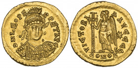 Leo I (457-474), solidus, Constantinople, 462-466, helmeted bust, facing with spear and shield, rev., VICTORI-A AVGGG S, Victory standing left holding...