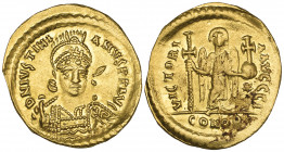 Justinian I (527-565), solidus, Constantinople, 527-537, facing bust, rev., angel standing facing holding long cross and globus cruciger; officina I; ...