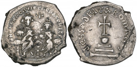 Heraclius (610-641), hexagram, Constantinople, enthroned facing figures, above, cross, rev., cross potent on globe and three steps; 6.50g (DO 61; S. 7...
