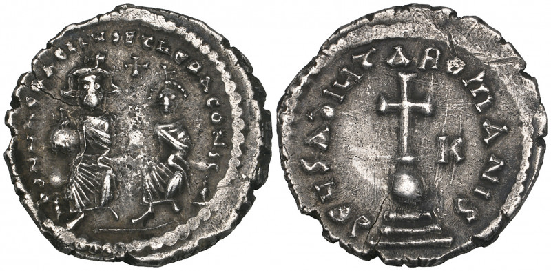 Heraclius (610-641), hexagram, Constantinople, enthroned facing figures, above, ...