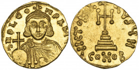 Leo III the Isaurian (717-741), solidus, Constantinople, bust facing holding globus cruciger and akakia, rev., cross potent on three steps; officina H...