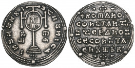 Constantine VII, Porphyrogenitus (913-359), miliaresion, Constantinople, cross potent on three steps, containing portrait of Romanus I, below left, R/...