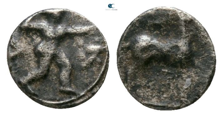 Bruttium. Kaulonia circa 525-425 BC. 
1/12 Stater AR

5mm., 0,26g.

K-A, Ap...