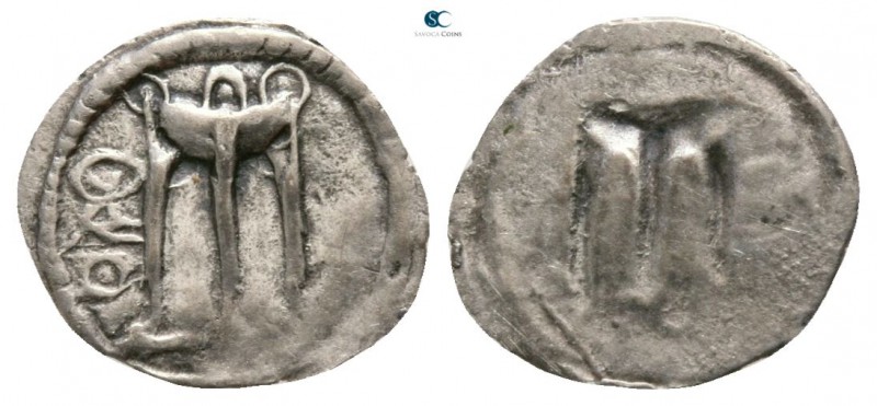 Bruttium. Kroton circa 530-500 BC. 
Hemiobol AR

8mm., 0,18g.

Tripod with ...