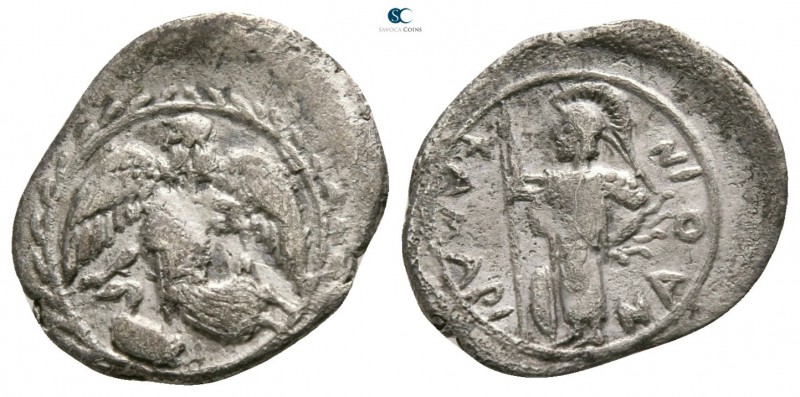 Sicily. Kamarina circa 461-435 BC. 
Litra AR

13mm., 0,74g.

Nike flying le...